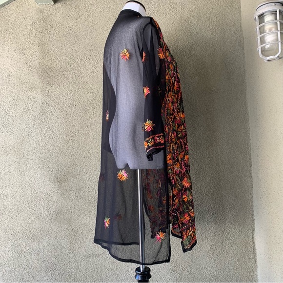 🔥5/$20🔥 Black Chiffon Tunic Embroidered size L - Picture 10 of 12